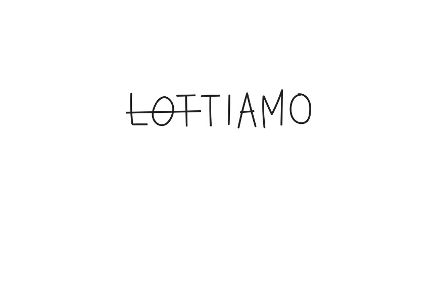 L'immagine mostra la parola "LOTTIAMO" scritta in un carattere semplice e lineare. La particolarità sta nelle prime tre lettere barrate orizzontalmente, a formare le parole TI AMO