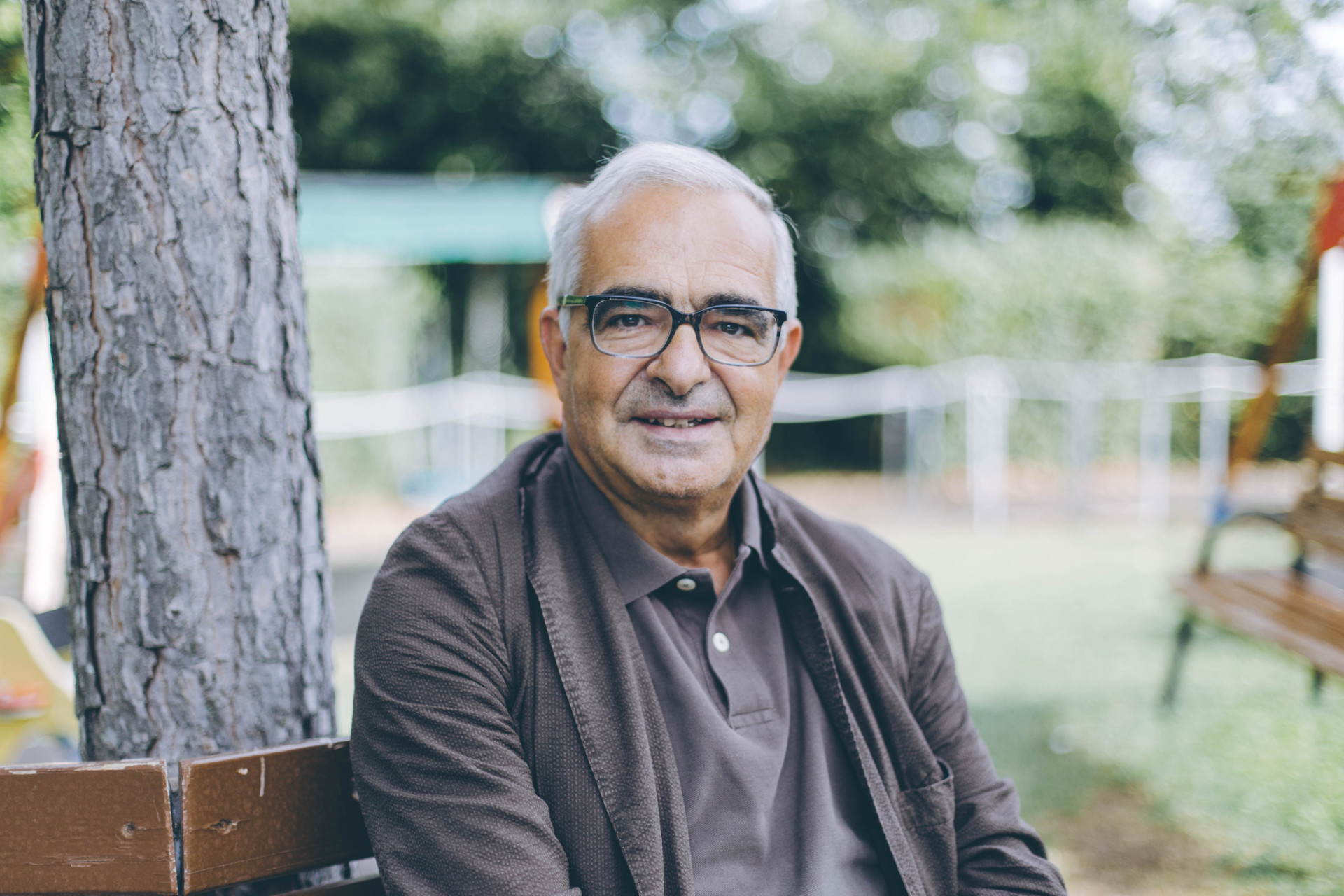 La foto ritrae Luigi ex direttore del settore riabilitativo, che la Lega del Filo d'Oro l’ha vista crescere ed è arrivato da volontario.