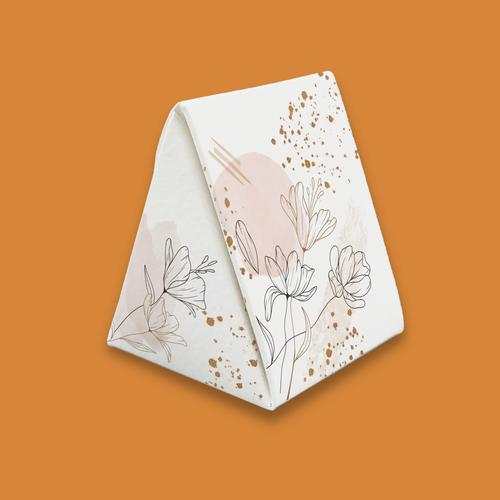 Bomboniera in cartoncino pregiato bianco decorata con stampa floreale in toni caldi e neutri 39