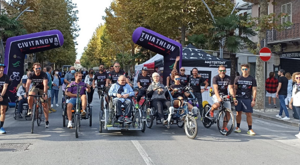 Triathlon Civitanova LFO - Foto di gruppo degli Utenti al traguardo