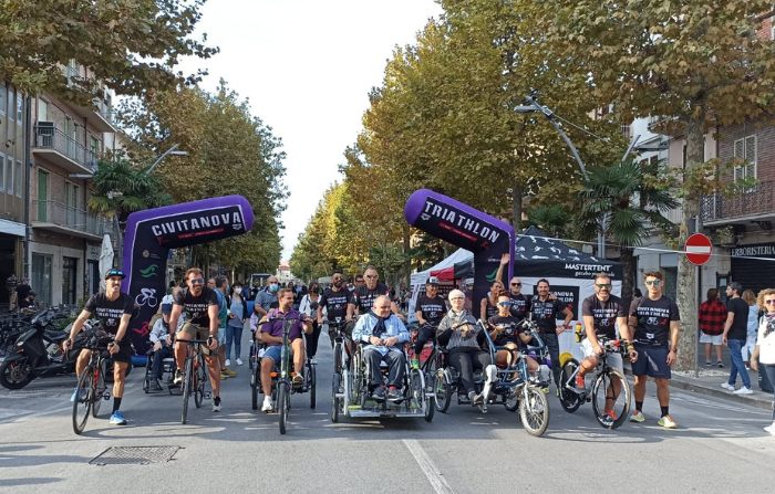 Triathlon Civitanova LFO - Foto di gruppo degli Utenti al traguardo