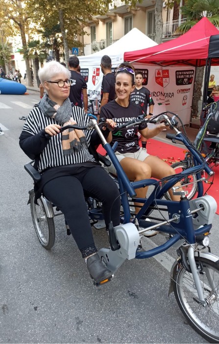 Utente adulta partecipa al Triatlon a Civitanova Marche