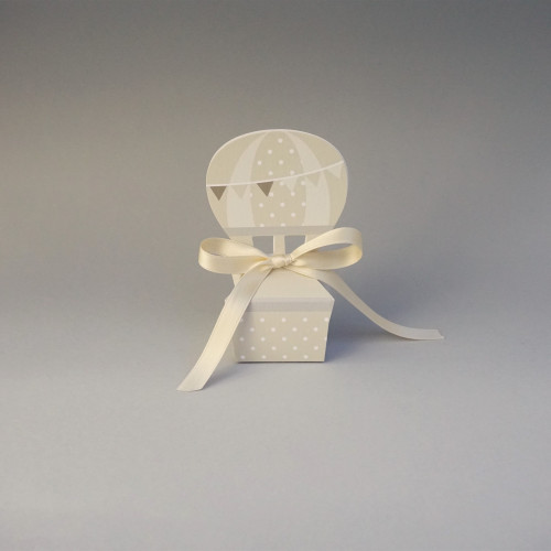 Bomboniera Mongolfiera Lega del Filo d'Oro. Portaconfetti in cartoncino sagomato a mongolfiera, color grigio-tortora, con fiocchetto in raso avorio 62