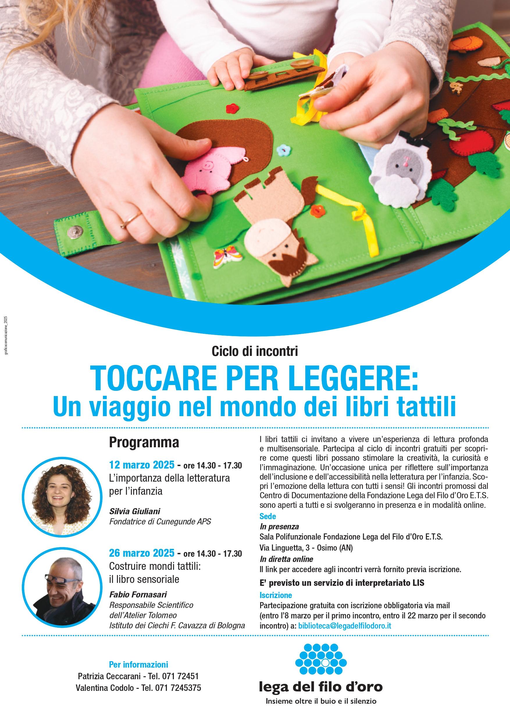 Immagine di locandina del ciclo di incontri di marzo Toccare per Leggere sui libri tattili. C'è una rappresentazione di due mani di una mamma che aiutano le due mani del figlio a esplorare un libro sensoriale.