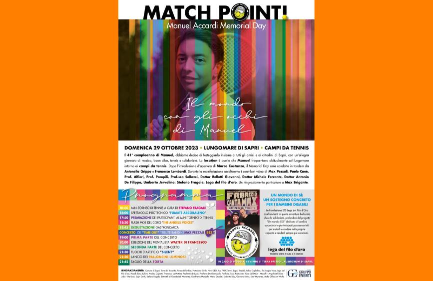 Locandina con il titolo "MATCH POINT! Manuel Accardi Memorial Day" in alto. Al centro, la foto di un ragazzo sorridente, con la frase "Il mondo con gli occhi di Manuel". Sotto, il programma dell'evento del 29 ottobre a Sapri con tornei di tennis, spettacoli e un concerto.