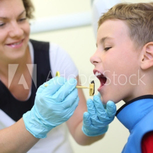 Visita di controllo con il dentista.