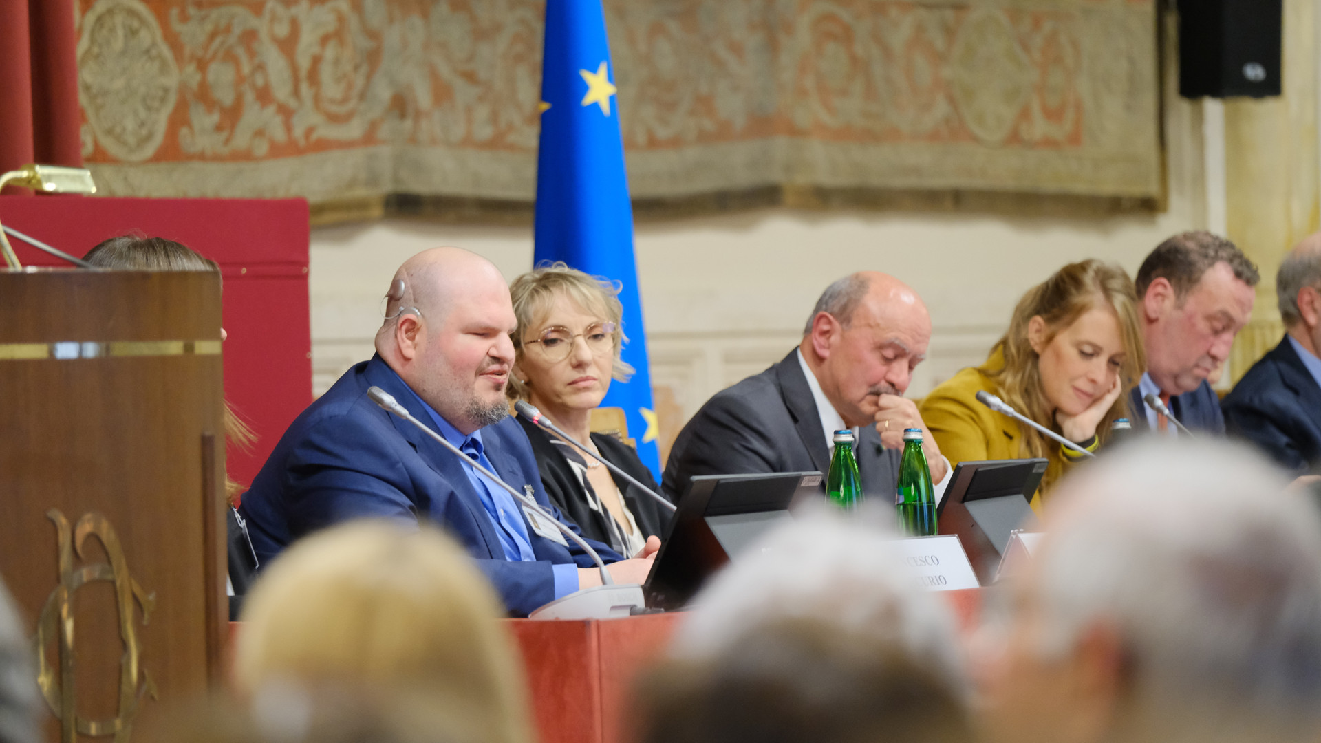 LFO Camera dei Deputati - Presentazione del Manifesto delle Persone Sordocieche. Nella foto parla Francesco Mercurio, Presidente del Comitato delle Persone Sordocieche