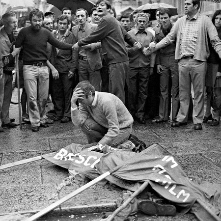1974+-+Brescia%2c+strage+in+Piazza+della+Loggia+durante+una+manifestazione