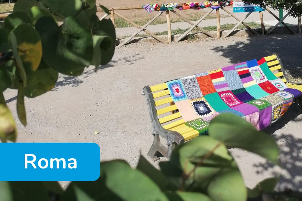 Yarn Bombing - Roma - panchina decorata