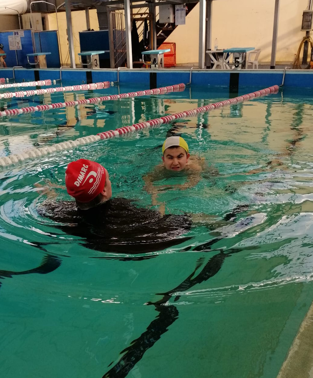Biagio Luigi mentre fa attività in piscina