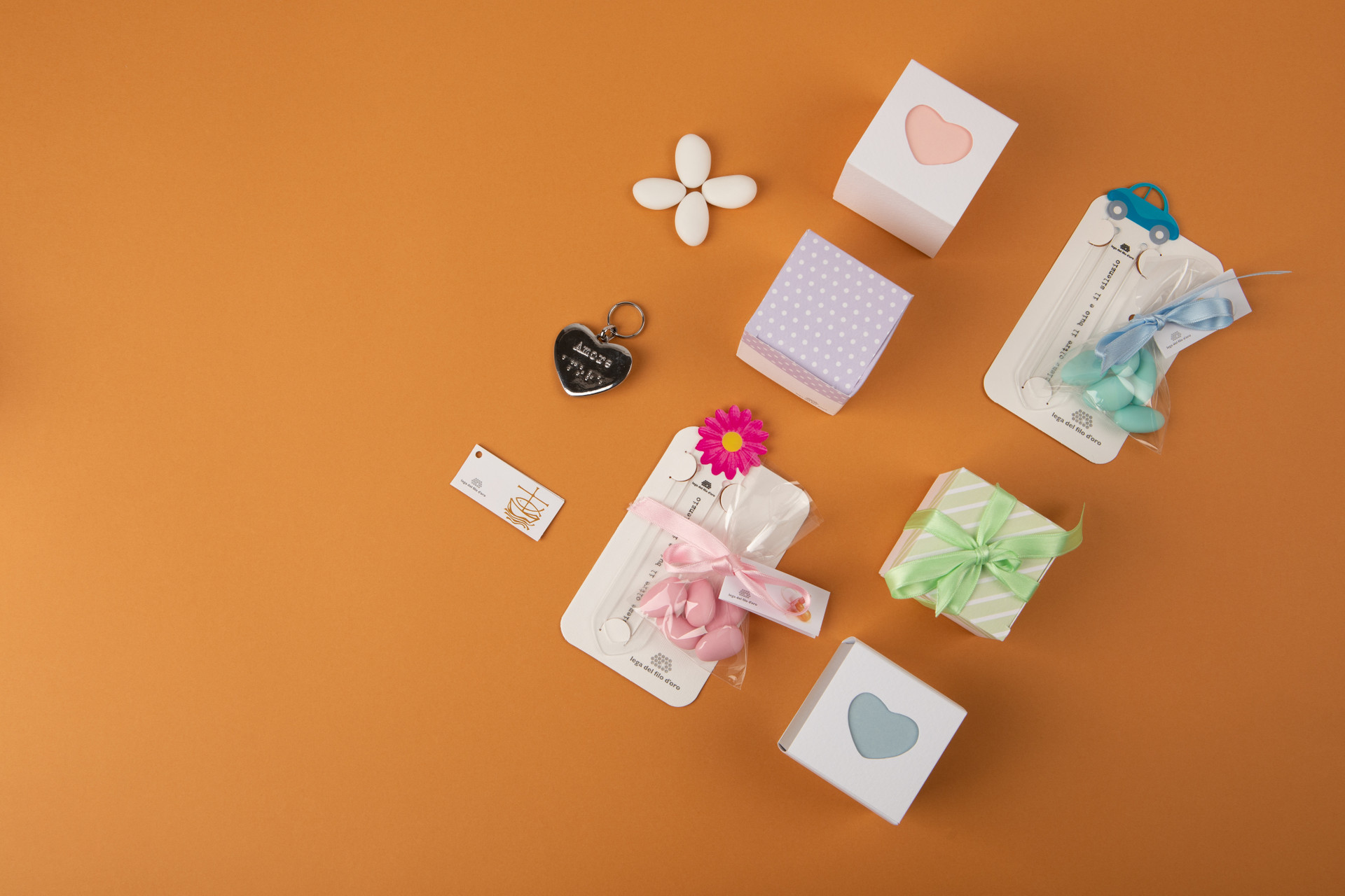 Bomboniere solidali lega del filo d'Oro per la comunione. Per festeggiare all'insegna della solidarietà.