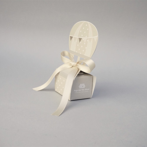 Bomboniera Mongolfiera Lega del Filo d'Oro. Portaconfetti in cartoncino sagomato a mongolfiera, color grigio-tortora, con fiocchetto in raso avorio 64