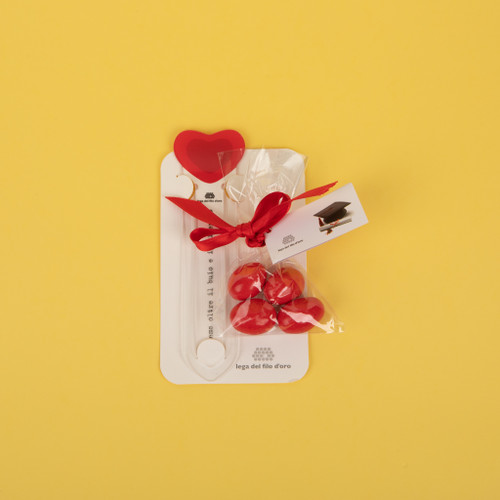Bomboniera solidale segnalibro cuore Lega del Filo d'Oro per celebrare con solidarietà il battesimo, la nascita, la comunione, la cresima e la laurea. 65