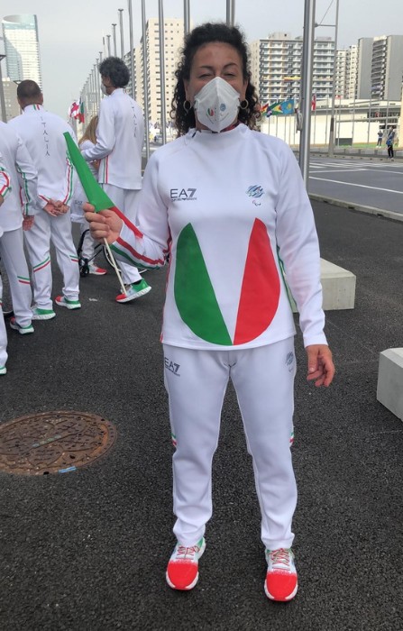 Matilde indossa la divisa italiana delle olimpiadi delle Olimpiadi di Tokio