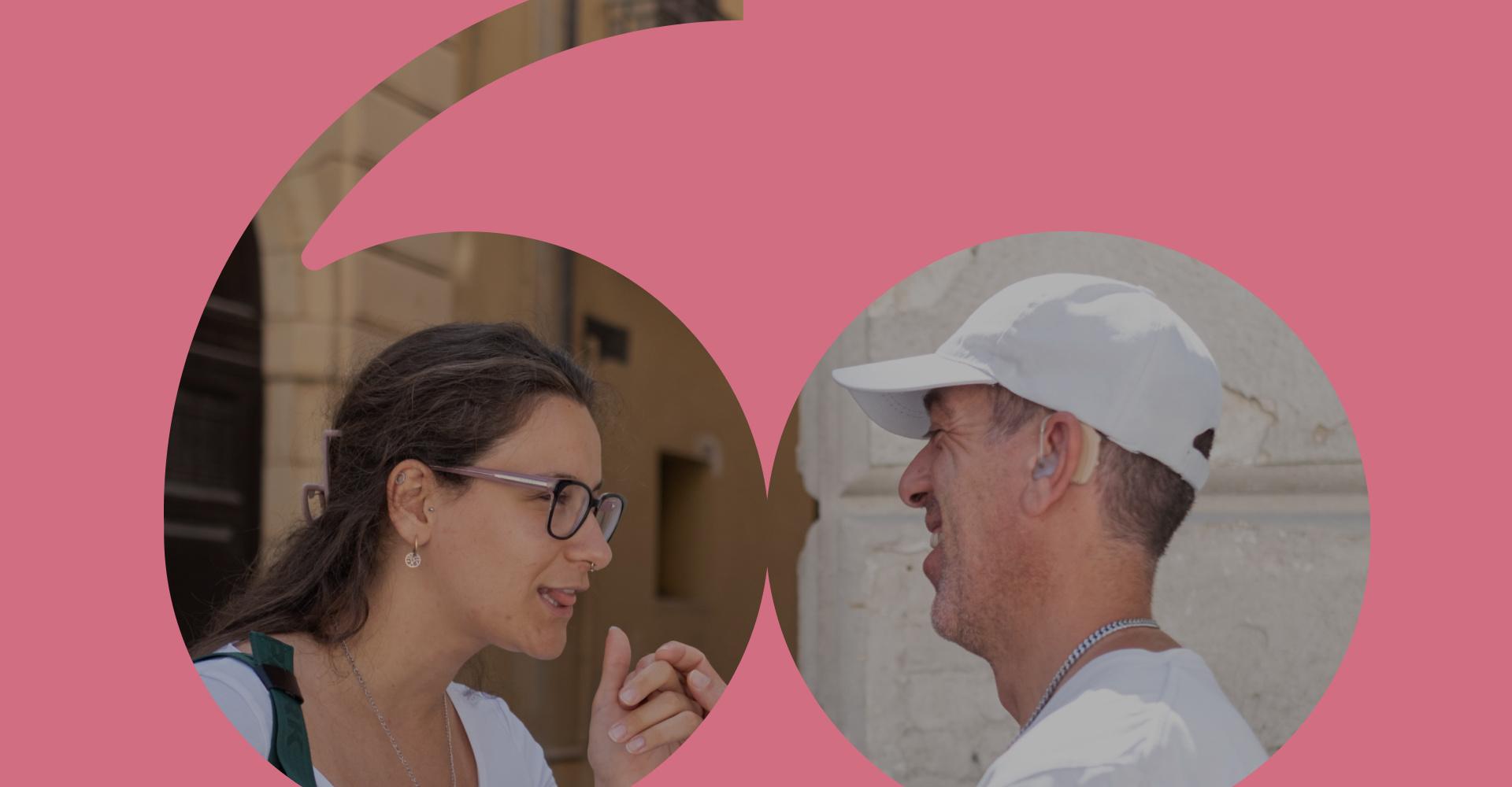 Un'immagine grafica che rappresenta il logo del 60° anniversario, fomra una cornice di colore rosa, all'interno della quale è inserita una foto di volontari che scherzano con gli utenti della lega del Filo d'Oro