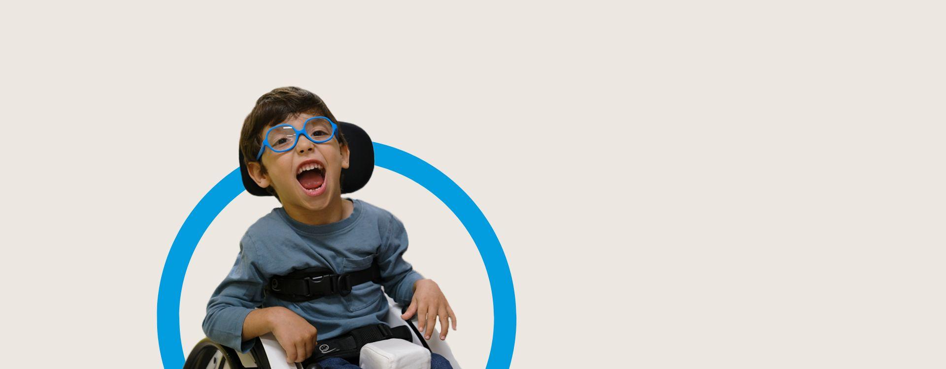 Il piccolo Nicola, bimbo seguito dalla Lega del Filo d'Oro, protagonista della campagna pubblicitaria del Sessantesimo Anniversario, con un bellissimo sorriso