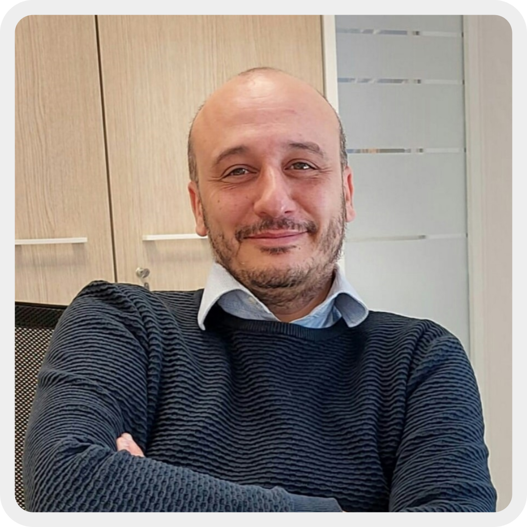 Foro in primo piano di Simone Lombardi, responsabile Risrose Umane della Lega del Filo d'Oro