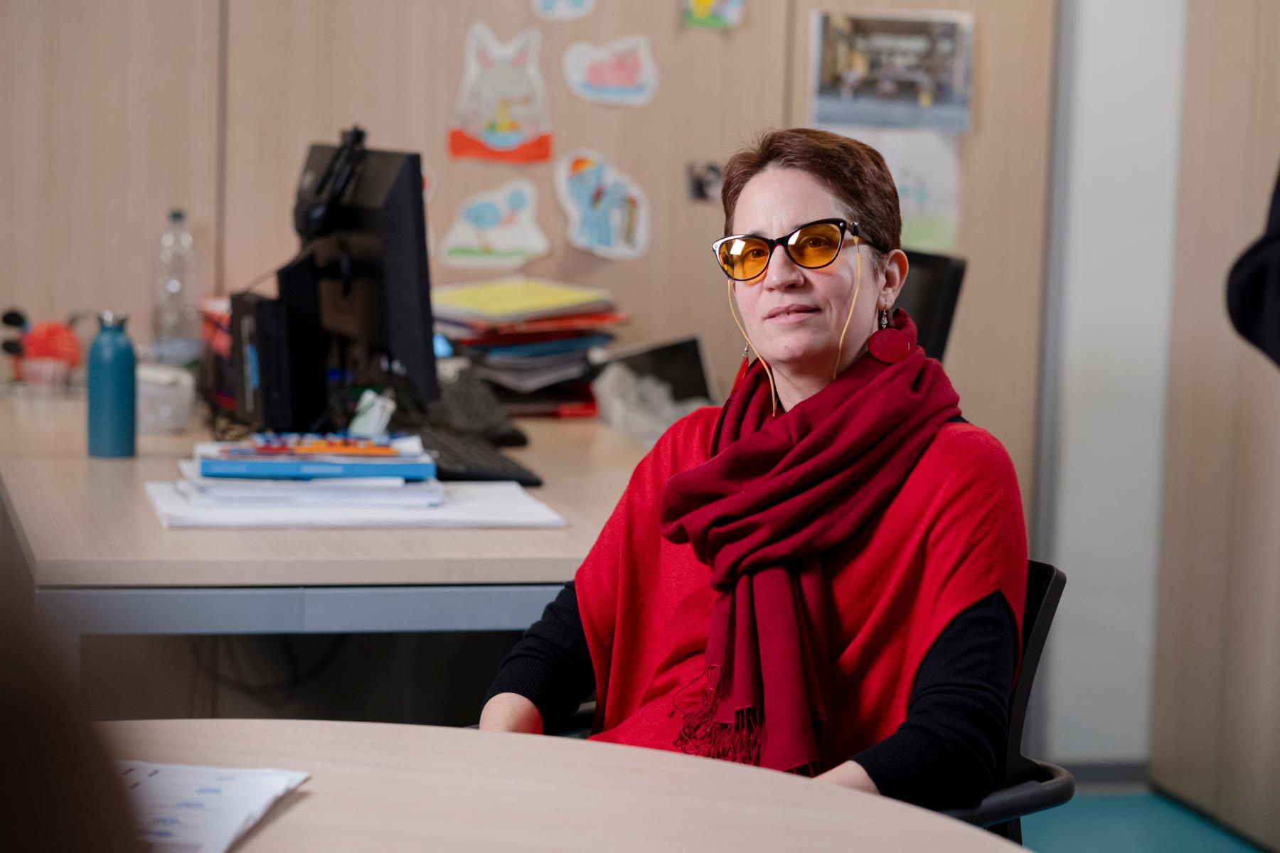 Virginia Lacaria, persona sordocieca con la Sindrome di Usher, seguita dalla Sede Territoriale di Roma, racconta la sua storia durante un'intervista con Open