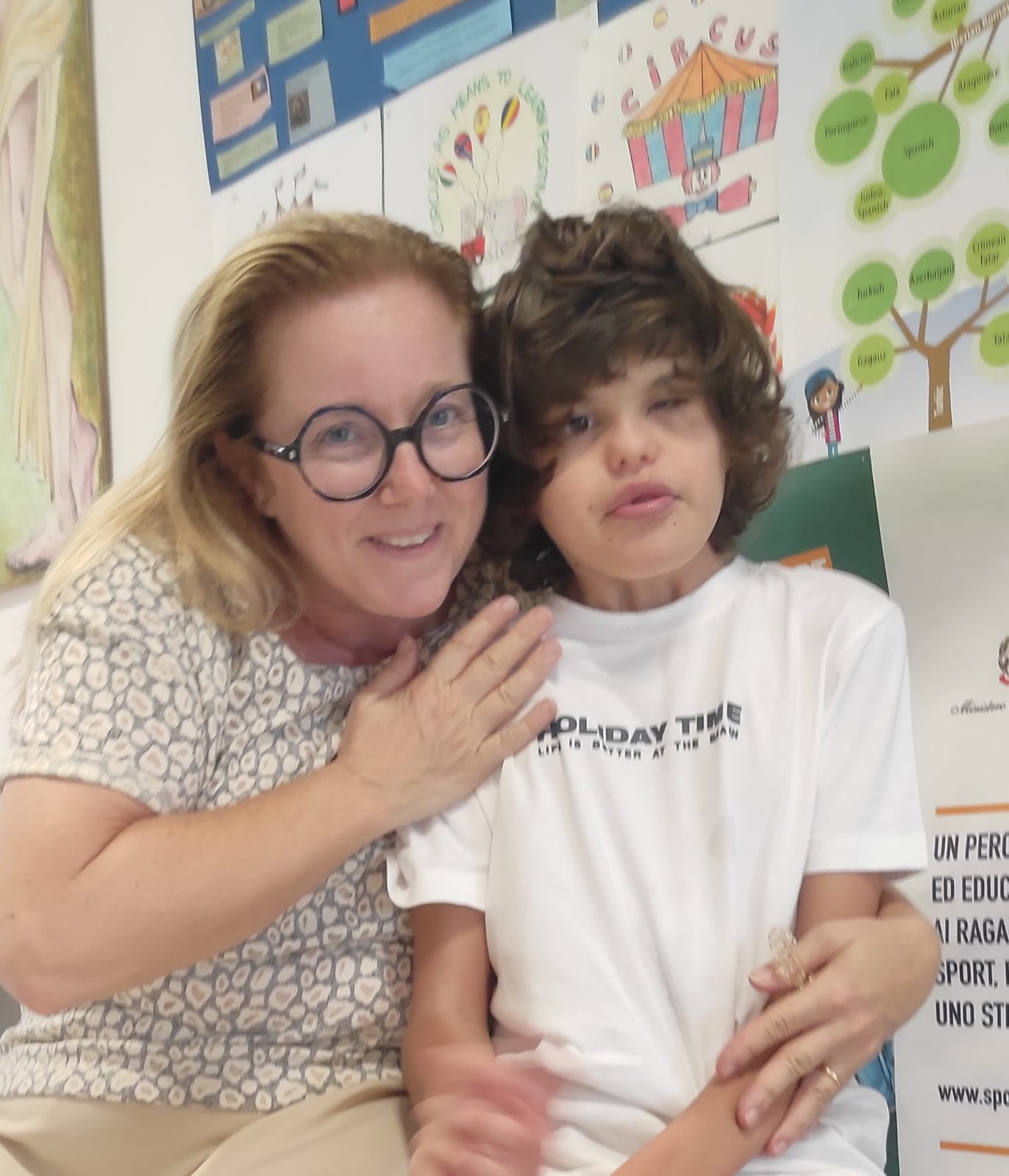 Agostino e la sua insegnante di sostegno, il primo giorno di scuola, settembre 2025