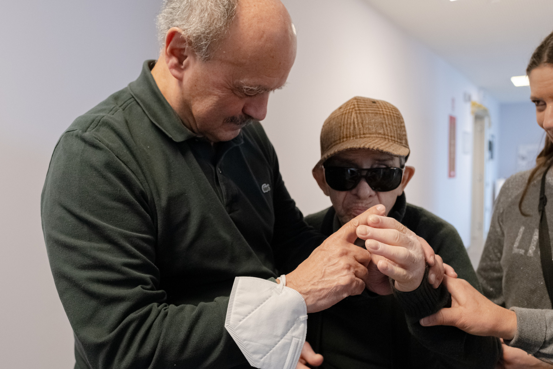 Il presdiente della Fondazione Bartoli dice a Santo, un utente, tramite malossi, ben arrivato