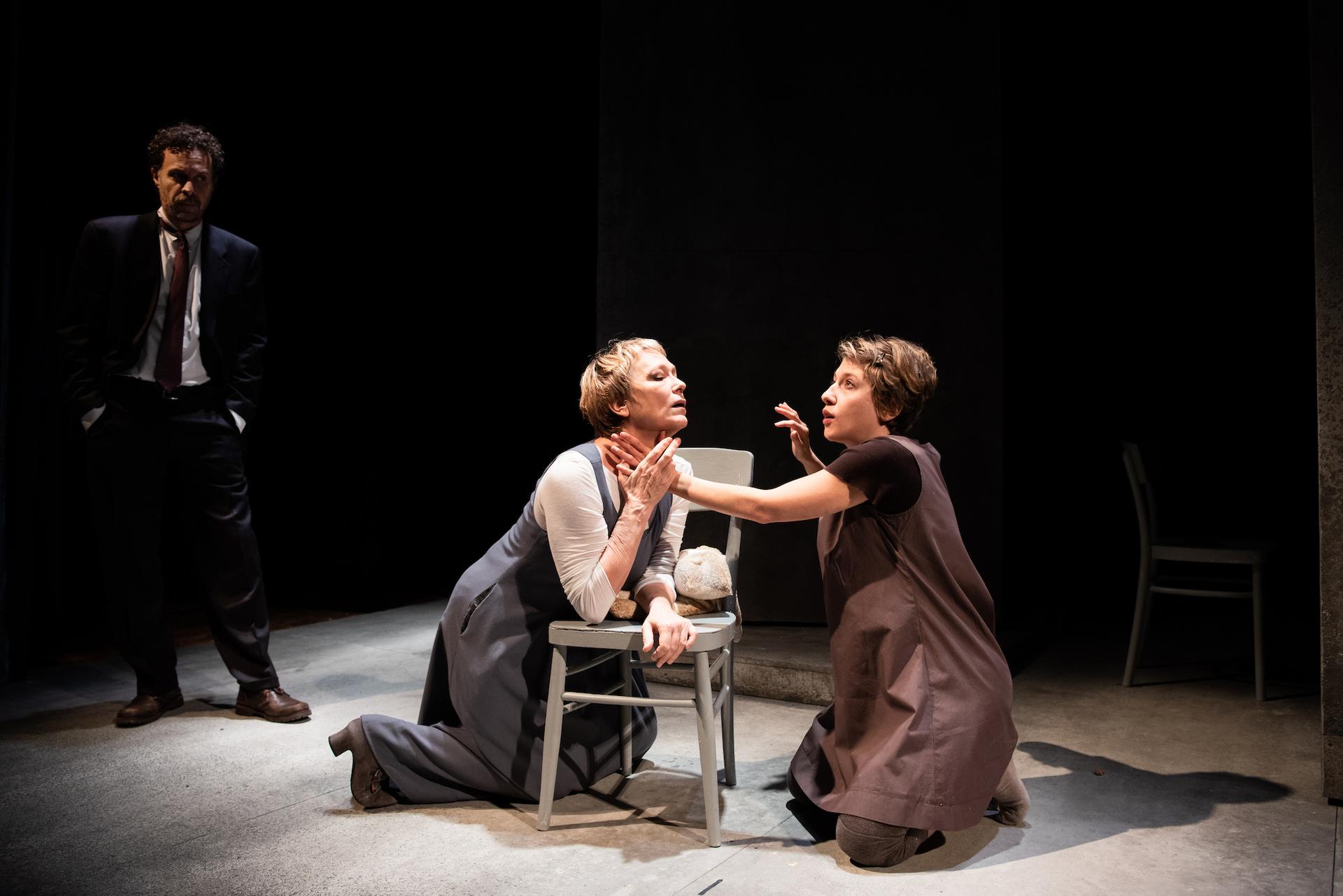 Un momento ripreso durante lo spettacolo “ANNA DEI MIRACOLI” una produzione de La Pirandelliana per la Fondazione Lega del Filo d’Oro