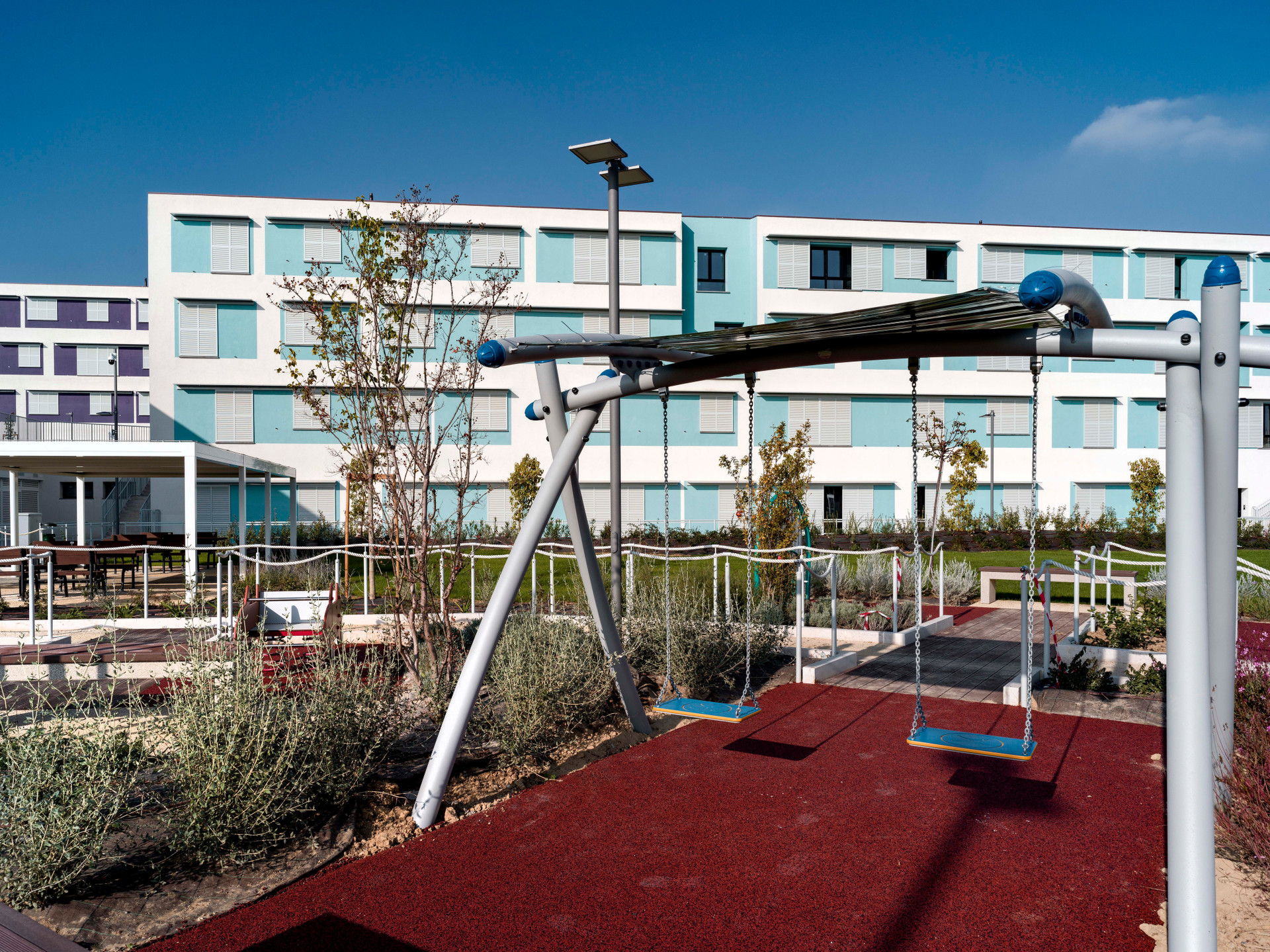 Nell'Area verde del Secondo Lotto del Centro Nazionale di Osimo è presente un percorso sensoriale e un'area giochi, tra cui c'è l'altalena