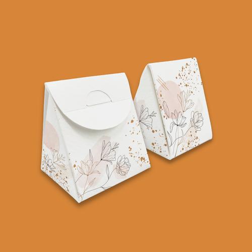 Bomboniera in cartoncino pregiato bianco decorata con stampa floreale in toni caldi e neutri 37