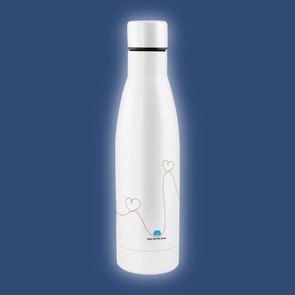 Borraccia termica bianca, in acciaio, da 500 ml, decorata con il logo della Lega del Filo d'Oro e una grafica di un filo dorato che disegna dei cuori tutto intorno.