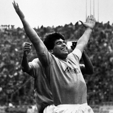 1990+-+Diego+Armando+Maradona+trascina+il+Napoli+al+suo+secondo+scudetto